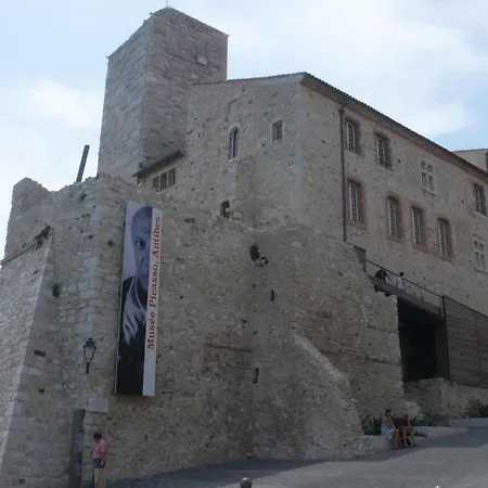 Apartment Moderne F1 Situation Ideal Antibes