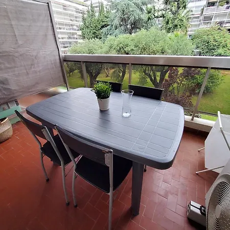 Apartment Moderne F1 Situation Ideal